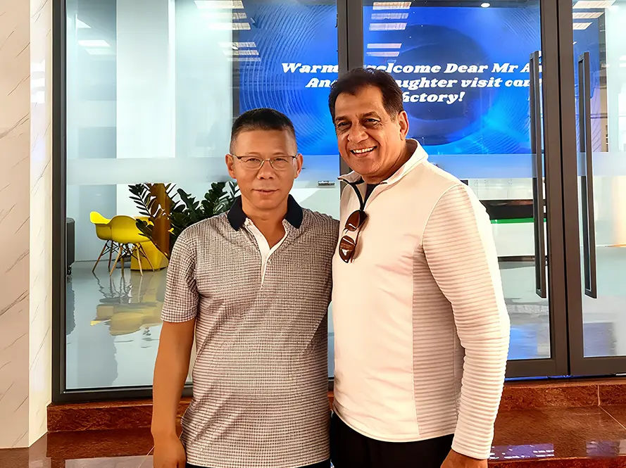 Customers of RUIKE golf carts